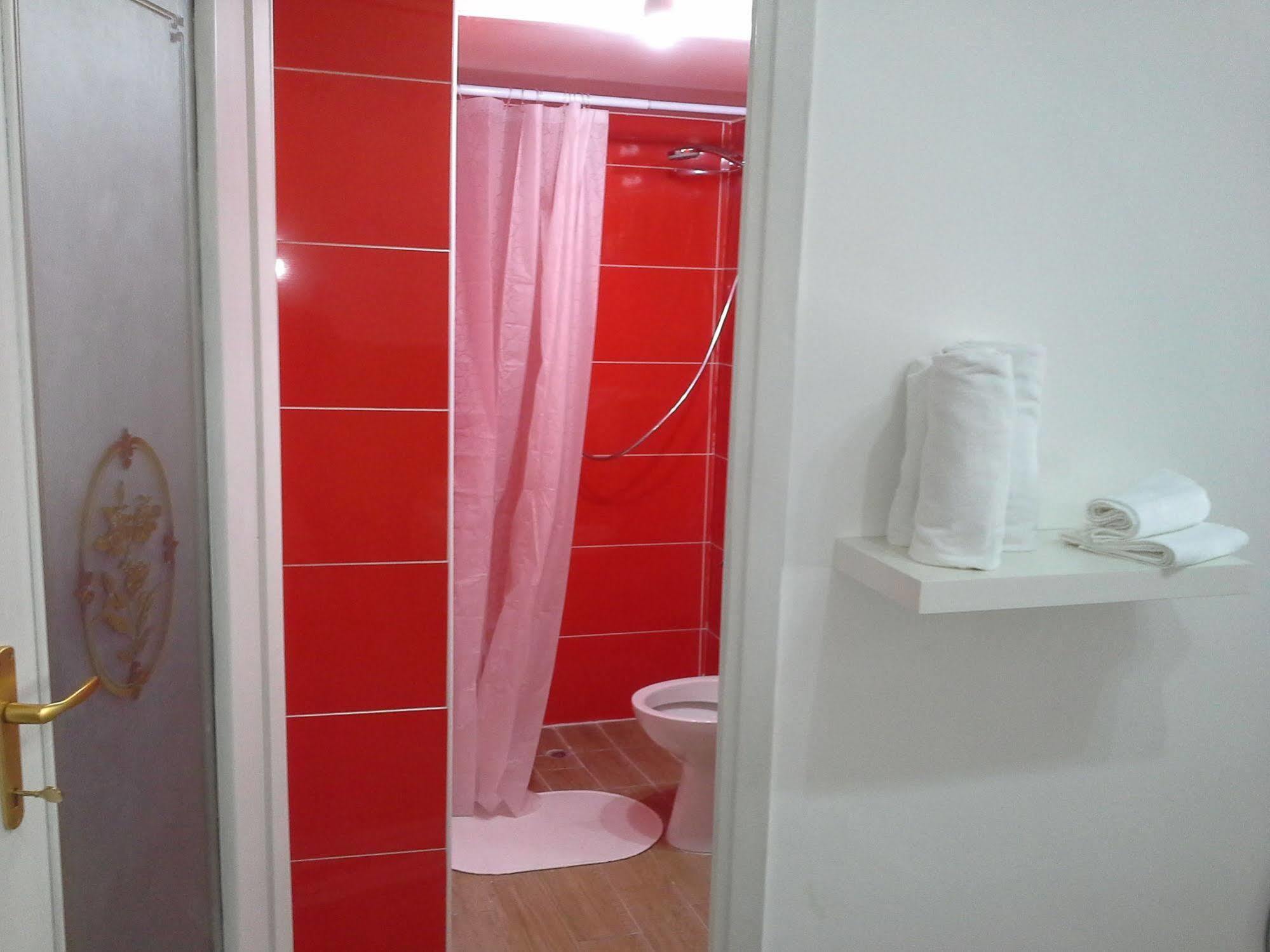 I Giardini Di Capodimonte 2 Bed & Breakfast Napoli Bagian luar foto