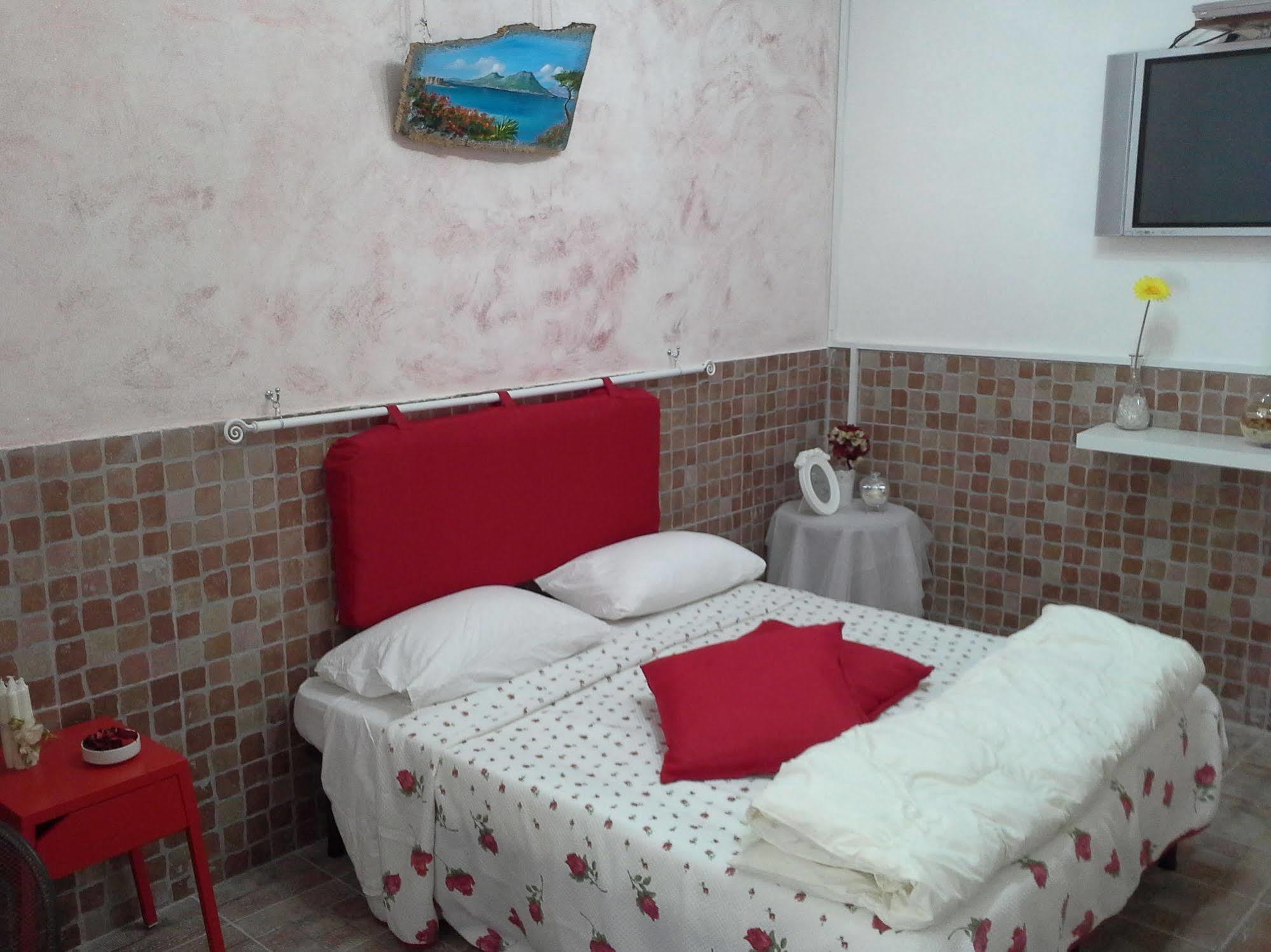 I Giardini Di Capodimonte 2 Bed & Breakfast Napoli Bagian luar foto