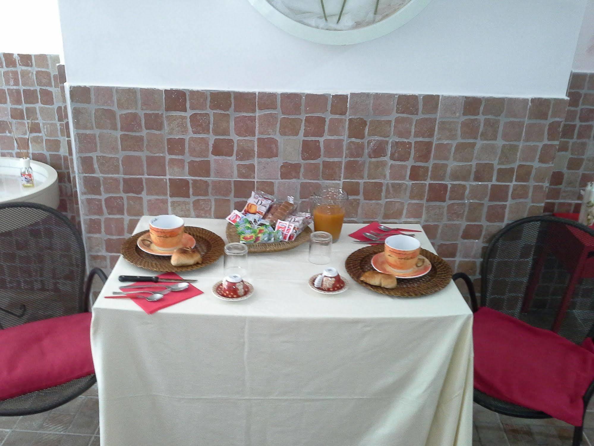 I Giardini Di Capodimonte 2 Bed & Breakfast Napoli Bagian luar foto