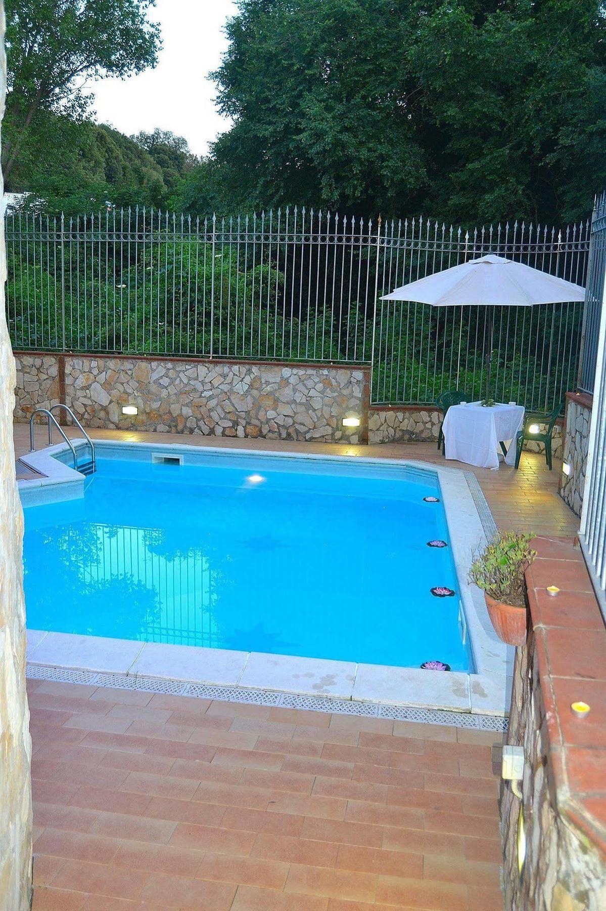 I Giardini Di Capodimonte 2 Bed & Breakfast Napoli Bagian luar foto