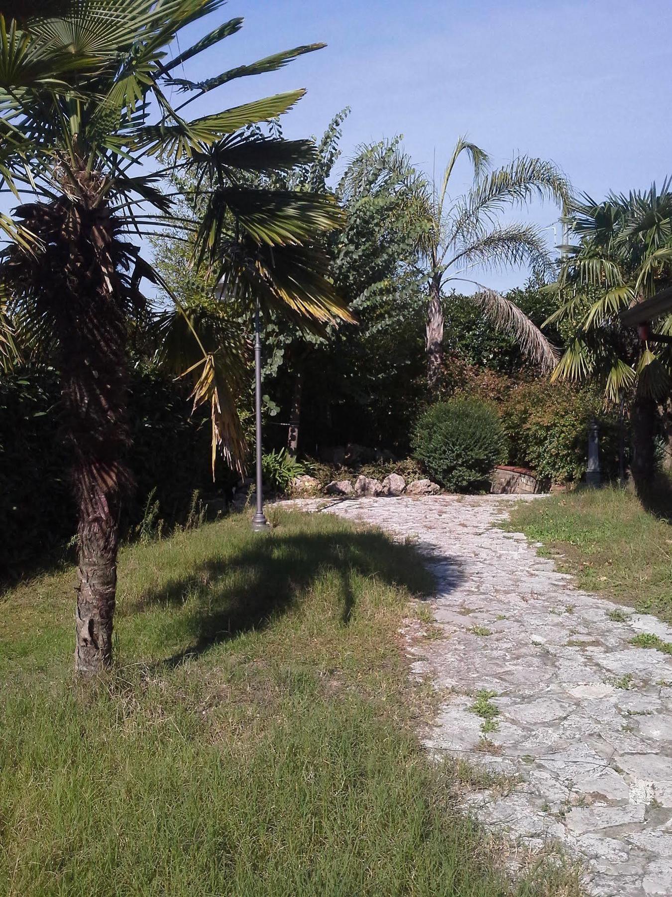 I Giardini Di Capodimonte 2 Bed & Breakfast Napoli Bagian luar foto